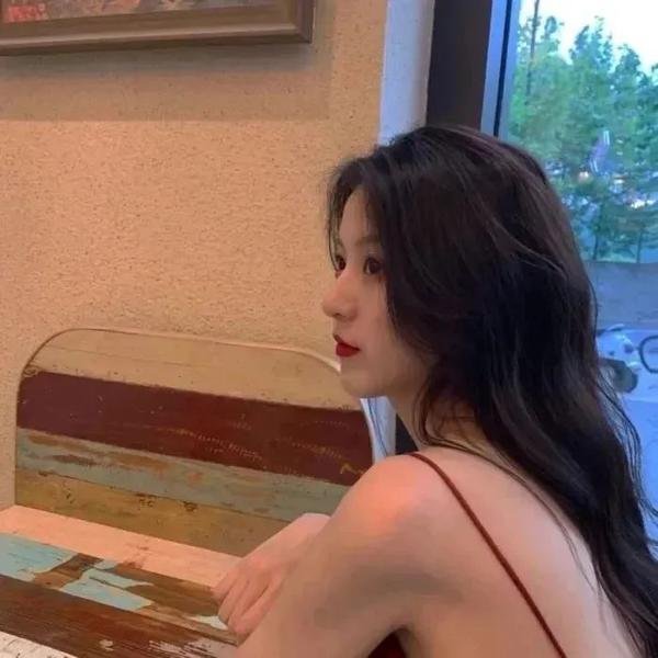 归国后，双生女主她不装了